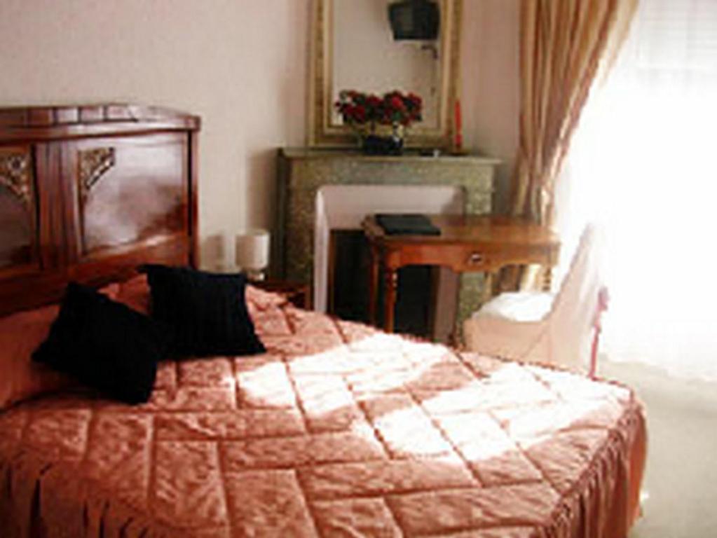 Arcantis Hotel Metropole Châtel-Guyon Zimmer foto